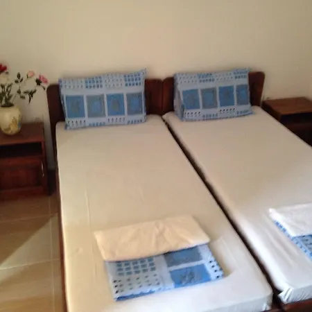 Guest house Eleonora Beach 2*